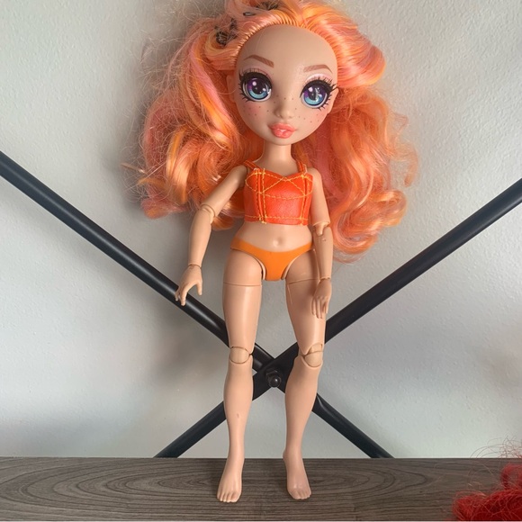 Rainbow High Set of 3 Dolls Ruby Anderson/Poppy Rowan/Jade Hunter 2019 - Picture 7 of 16